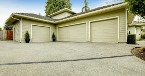 Average Three Car Garages