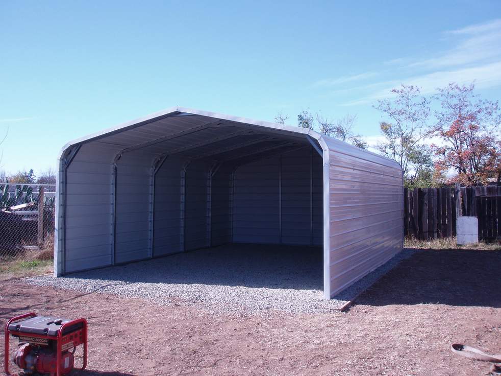 metal building built and erected by Steel and Stud crews