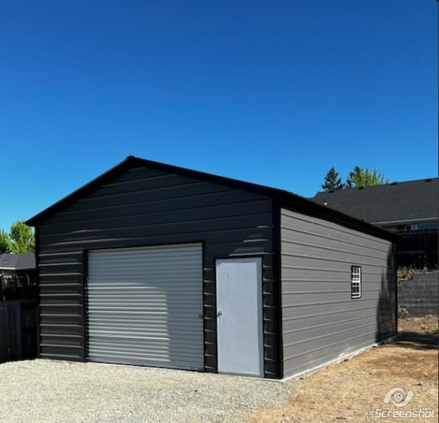 Steel and Stud customer install — 20×31×10 metal building, Oregon, all-vertical roof and side panels