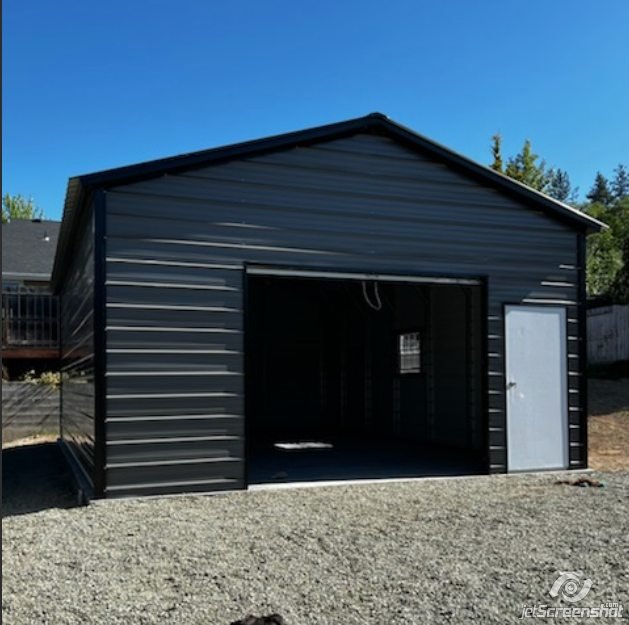 20×31×10 metal building built and erected by Steel and Stud crews, Oregon