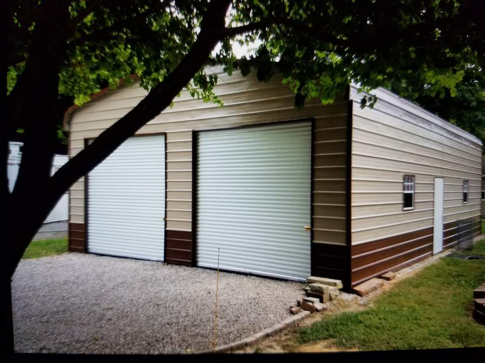 Real Steel and Stud install: 28×41×11 metal building, Indiana with standard rounded-edge roof