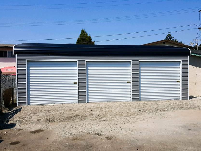 Steel and Stud customer install — 30×31×8 metal building, engineered roof and side panels