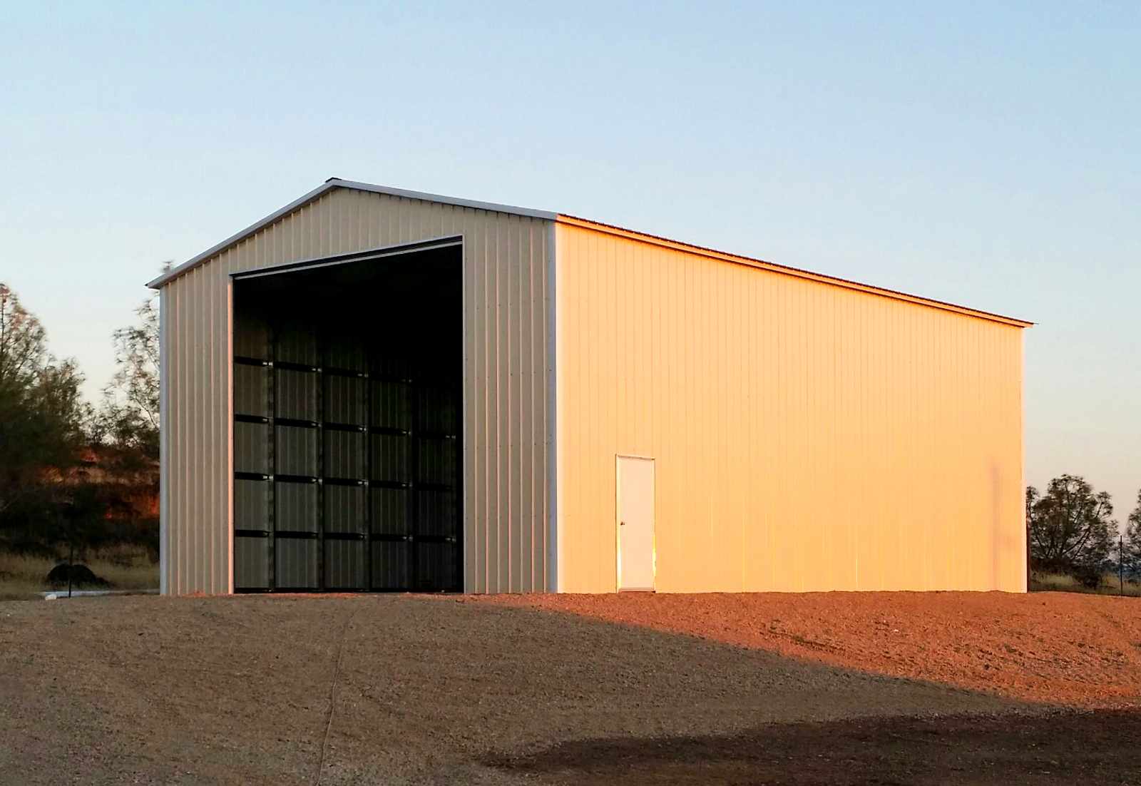 All-vertical workshop steel building