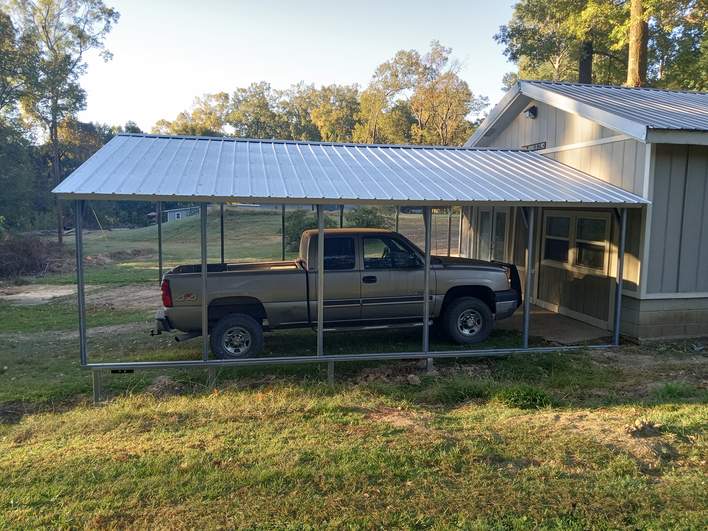 Real Steel and Stud install: 24×25×7 metal building, Mississippi with engineered roof and side panels